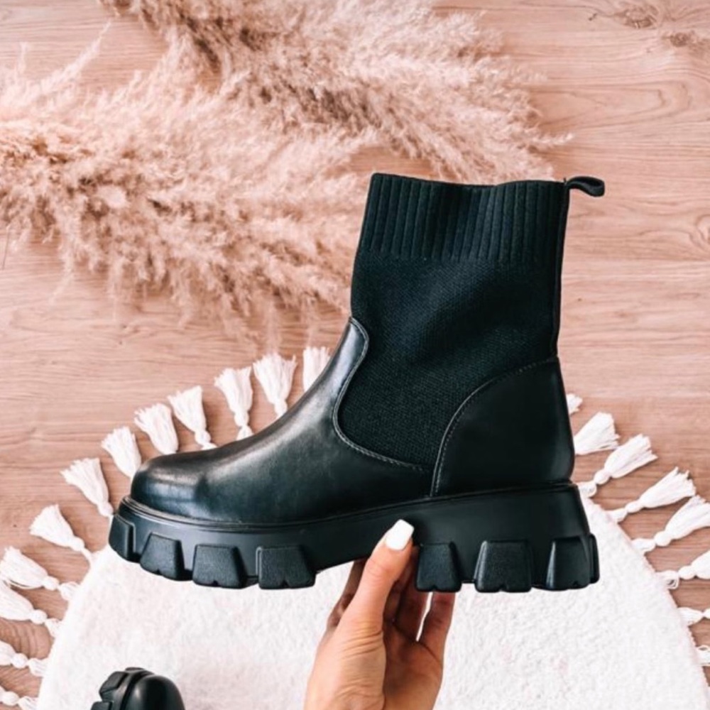 Black boots chunky leather platform